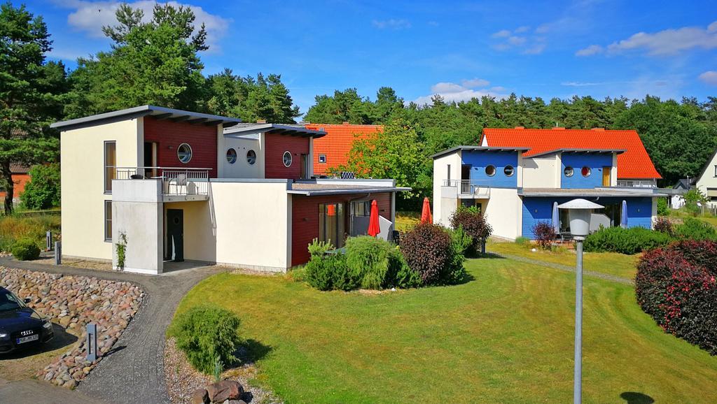 Marina Eldenburg - Ferienhauser Und Bootsverleih Am Tor Zur Muritz Waren  Extérieur photo